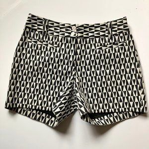CARTONNIER ANTHROPOLOGIE | mid rise y2k style boho festival geometric shorts